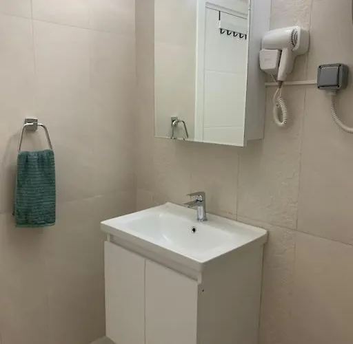 New Studio In Park * Trikomo